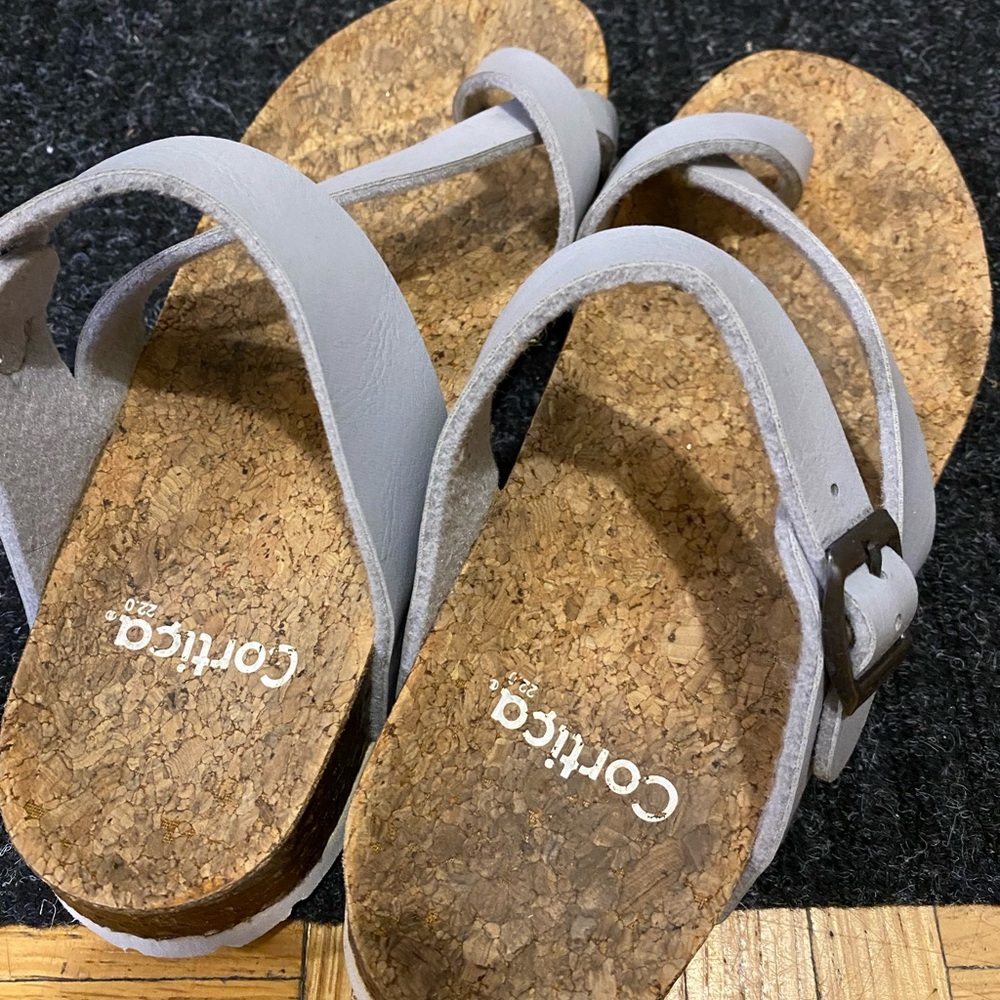 Women’s sandals Size 6